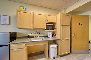 Pet-friendly New Kensington Apt w/ Shared Perks