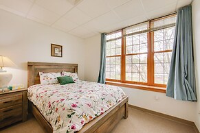 1 Mi to Allegheny River: Cozy Apt w/ Shared Patio!