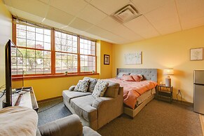 New Kensington Apt Near Parks: Pets Welcome!