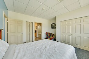 Conference Center & Pond: New Kensington Apartment