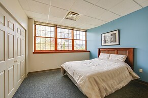 Conference Center & Pond: New Kensington Apartment