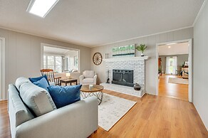 Lakefront Troutman House w/ Spectacular Sunsets!