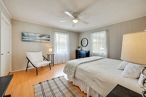 Lakefront Troutman House w/ Spectacular Sunsets!