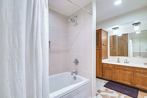 Knoxville Area Getaway on 22 Acres w/ Pond Access!