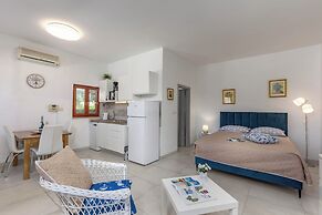 Holiday Home Sladonja - Apartment 02