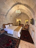 Hira Cave Hotel