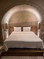 Hira Cave Hotel