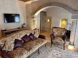 Hira Cave Hotel