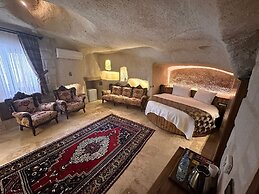 Hira Cave Hotel
