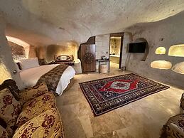 Hira Cave Hotel