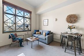 1-bedroom Unit in Classic Melbourne CBD Building!