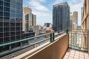 Elegant 4B 2B Unit in Melbourne CBD w/ Parking!