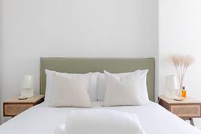 Sleek Scandi-inspired 2BD Flat, Fulham