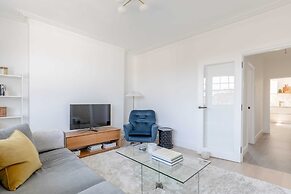 Sleek Scandi-inspired 2BD Flat, Fulham