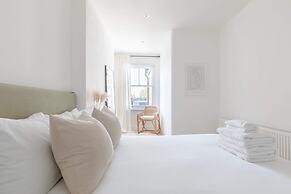 Sleek Scandi-inspired 2BD Flat, Fulham