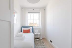 Sleek Scandi-inspired 2BD Flat, Fulham