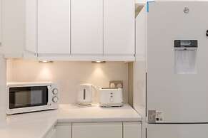 Roomy 3BD by Hampstead Heath!