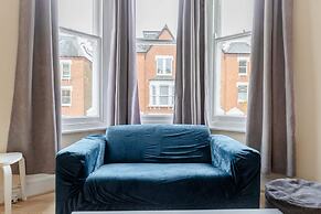 Roomy 3BD by Hampstead Heath!