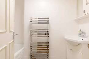 Roomy 3BD by Hampstead Heath!