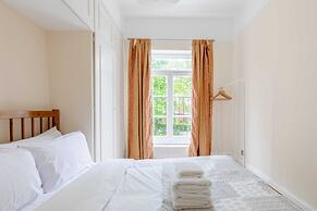 Roomy 3BD by Hampstead Heath!