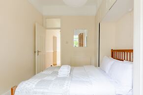 Roomy 3BD by Hampstead Heath!