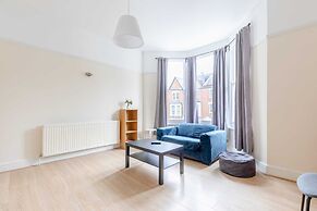 Roomy 3BD by Hampstead Heath!