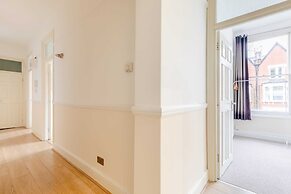 Roomy 3BD by Hampstead Heath!