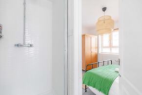 Spacious 3BD Flat, Close to Tube - Fulham!