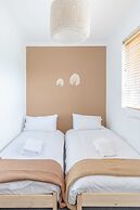 Spacious 3BD Flat, Close to Tube - Fulham!