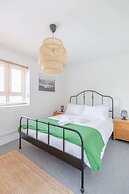 Spacious 3BD Flat, Close to Tube - Fulham!