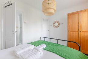 Spacious 3BD Flat, Close to Tube - Fulham!