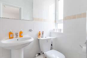 Spacious 3BD Flat, Close to Tube - Fulham!