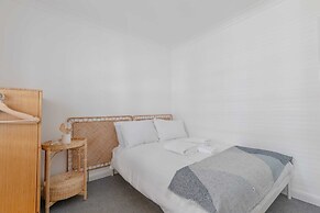 Spacious 3BD Flat, Close to Tube - Fulham!