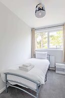 Newly Renovated 3BD Home, Islington!