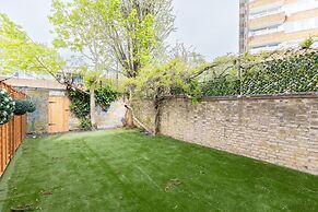 Newly Renovated 3BD Home, Islington!