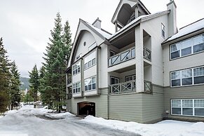 Deer Run by Whistler Premier