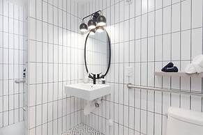 Kasa Collins Park Miami Beach Convention Center