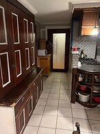 2 Br Victorian Apt 2800 sq ft 2 Floors With Full Kitchen 2 Baths and L