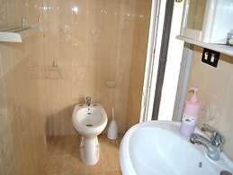 Taki Holiday Home on the First Floor With two Bathrooms in San Foca