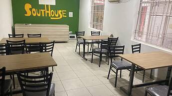 Airport Hotel Ashoka Palace