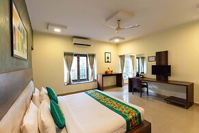 Treebo Cranberry Delight