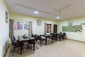 Treebo Cranberry Delight