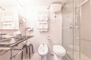 Room-skylight Double Room in History Hou