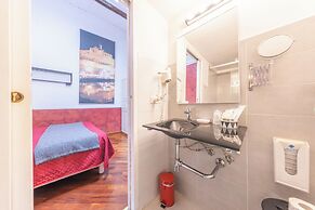 Room-skylight Double Room in History Hou