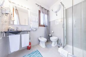 Room-family Room in History House