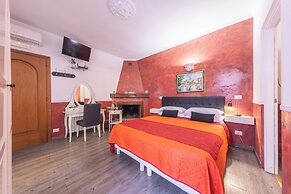 Room-family Room in History House