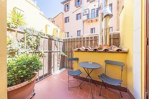 Room-family Room in History House