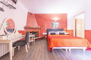 Room-family Room in History House