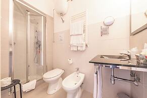 Room-family Room in History House