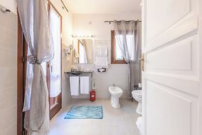 Room-family Room in History House